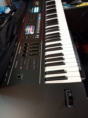 Roland Juno d6