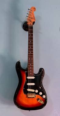 Sx Stratocaster sunburst con upgrade importanti