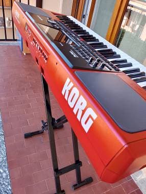 Korg Pa 700