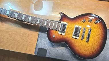 HARLEY BENTON SC-CUSTOM III DESERT FLAME BURST SETUP INCLUSO