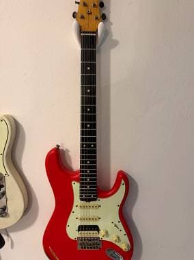 Eko Stratocaster Aire Relic Fiesta Red