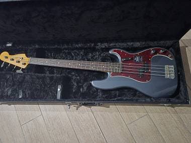 Fender Limited Edition Vintera II Road Worn 60 Precision