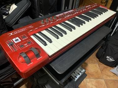 BEHRINGER UMX490 - TASTIERA MIDI USB 49 TASTI