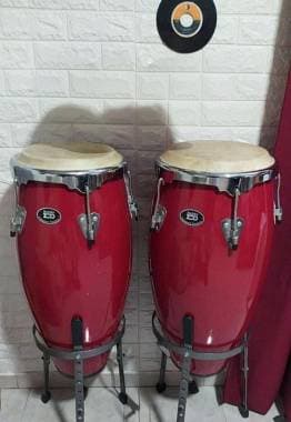 Vendo coppia congas completi di supporto