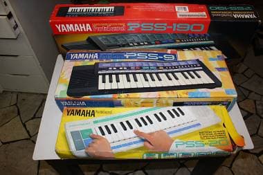 YAMAHA PSS-20 + PSS-9 + PSS-190 Lotto di 3 tastiere vintage boxate