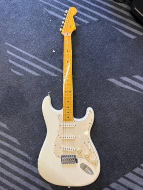 Squier by Fender CV Cina 2012
