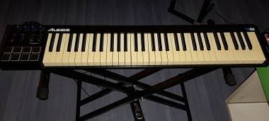 Alesis V61 buone condizioni