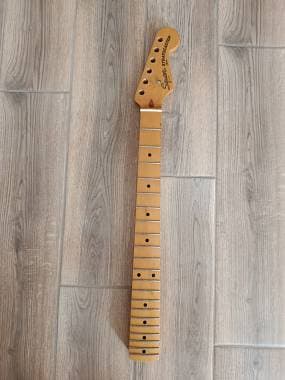 Squier by Fender Japan Stratocaster manico anni 80 simile JV