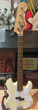 Squier by Fender Precision