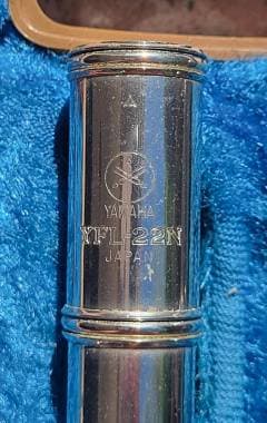 FLAUTO TRAVERSO YAMAHA YFL 22N REVISIONATO E PERFETTAMENTE FUNZIONANTE (= 221)