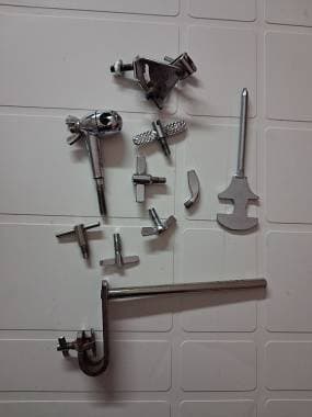 Lotto Hardware Vintage Belli / Meazzi Hollywood Chiavette, Clamp e Asta a LVen