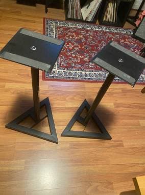 Supporti monitor Adam Hall Skdb 039