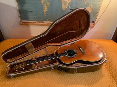 Ovation The Anniversary 1657 con custodia rigida