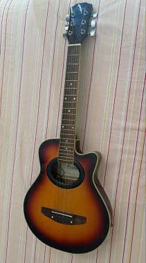 Chitarra Arrow st -687/s (50 euro)