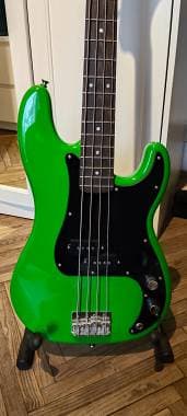 Squier by Fender Sonic Precision bass