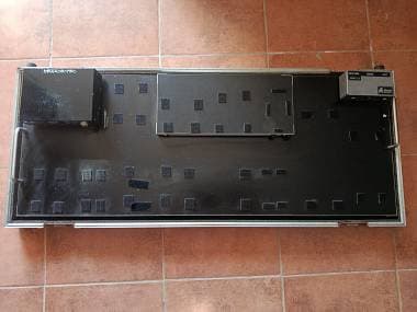 Masotti Guitar Devices mezzabarba Pedaliera 100 X 40 con alimentatore pw 4