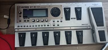Boss Pedaliera multieffetto gt 10