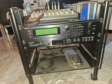 Roland JV-2080 + Alesis MicroVerb 4 + carrello rack 19