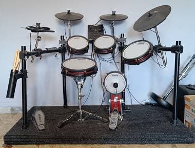 Alesis Crimson 2 + Pedale Tama Iron cobra 200