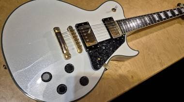 Greg Bennett Avion AV-7 Pearl White - Samick