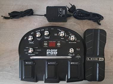 Line 6 Floor POD Multieffetto per Chitarra Originale + Alimentatore