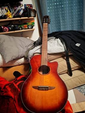 Yamaha NTX1 chitarra classica amplificata