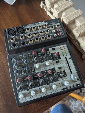 Behringer XENYX 1002 mixer perfetto