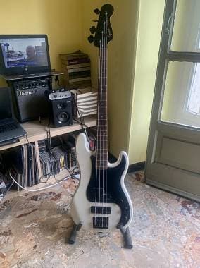 Vendo o scambio Squier by Fender Contemporary precision P/J attivo