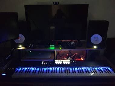 Coppia Studio Monitor Yamaha HS 8 + 2 Supporti Bs500
