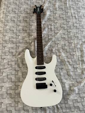 Chitarra SGR by Schecter C1 Bianca Vendetta Mai usata