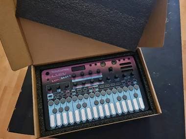 Sonicware Liven Groovebox