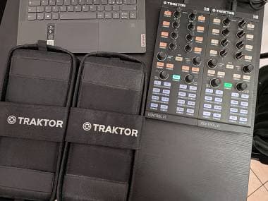 Coppia Traktor Kontrol X1 MK1 + custodie