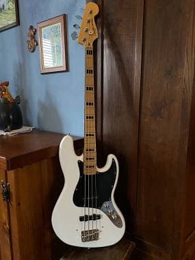 Squier by Fender Vintage Modified Jazz Bass 70's bianco