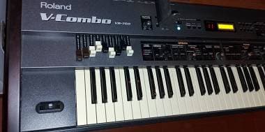 Roland V combo VR 760