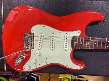 Squier by Fender FSR Classic Vibe 60s Stratocaster LRL Fiesta Red