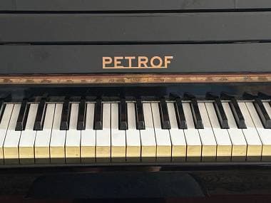 PIANOFORTE PETROF Verticale Studio