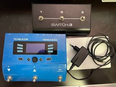 TC Helicon VoiceLive Play + Footswitch di espansione TC HELICON Switch-3