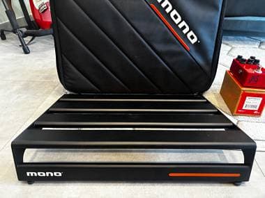 Mono rail small pedalboard