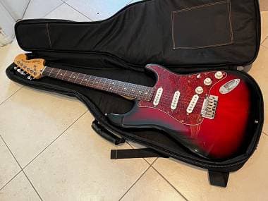 Squier by Fender Standard Stratocaster 2008 antique burst palissandro