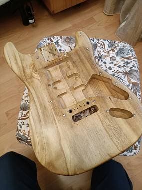 BODY STRATOCASTER