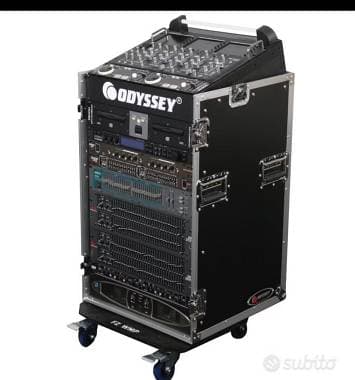 Odyssey rack flight case 19''+ rotelle 16+10 Unità
