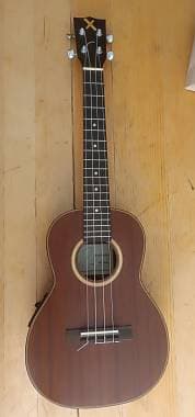 Ukulele Mahimahi MT-3XEQ