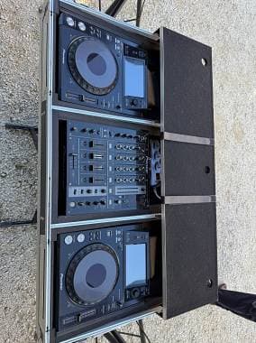 Pioneer DJ 2 x XDJ1000 + DJM 700 + Flight case Gorilla