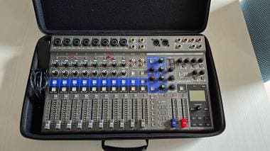 Zoom L12 LiveTrack mixer digitale + custodia
