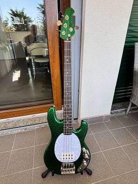 Copy Music Man Stingray 1977