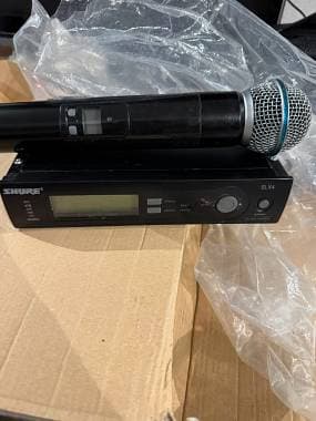 Shure Radiomicrofono Shure SLX4 + Palmare SLX2 Beta 58A