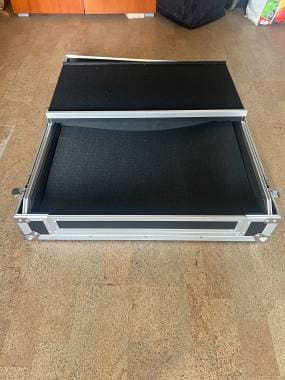 FLIGHT CASE PER DJ CONTROLLER MEDIO