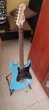 Chitarra Elettrica Squier by Fender Stratocaster + Ampli Fender Mustang LT25 C