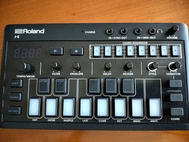 Roland J-6 + decksaver
