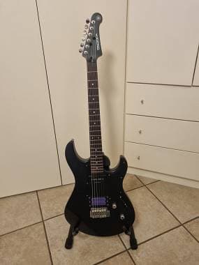 Yamaha 611 Black